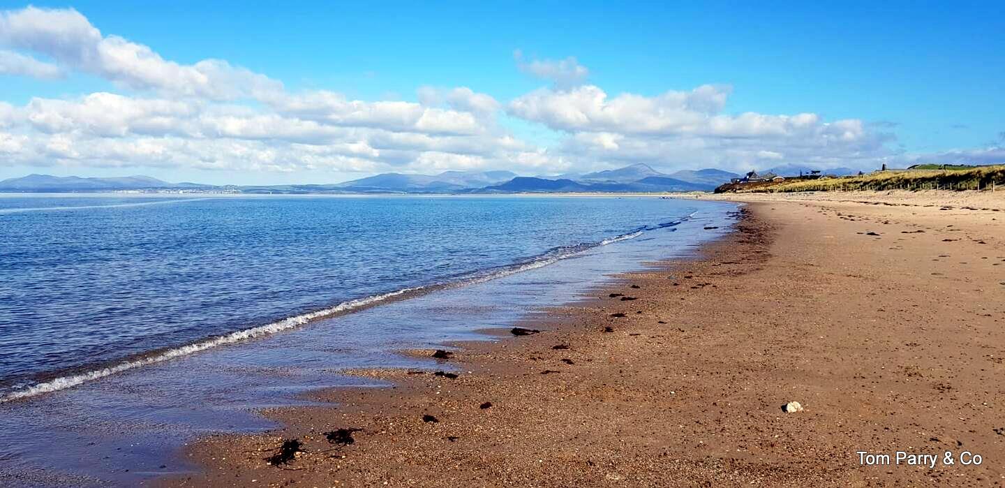 Llandanwg beach close to bungalow.jpg